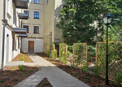 rewitalizacja podwórka na starówce Toruń moje podwórko Tomaszek Ogrody Toruń