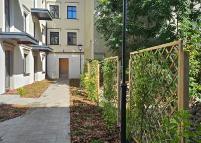 rewitalizacja podwórka na starówce Toruń moje podwórko Tomaszek Ogrody Toruń