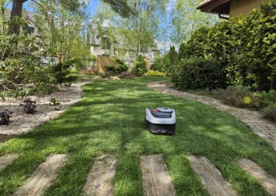 trawnik z rolki robot koszący Segway kosiarka automatyczna Tomaszek Ogrody Toruń Brzozówka