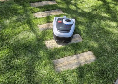 trawnik z rolki robot koszący Segway kosiarka automatyczna Tomaszek Ogrody Toruń Brzozówka